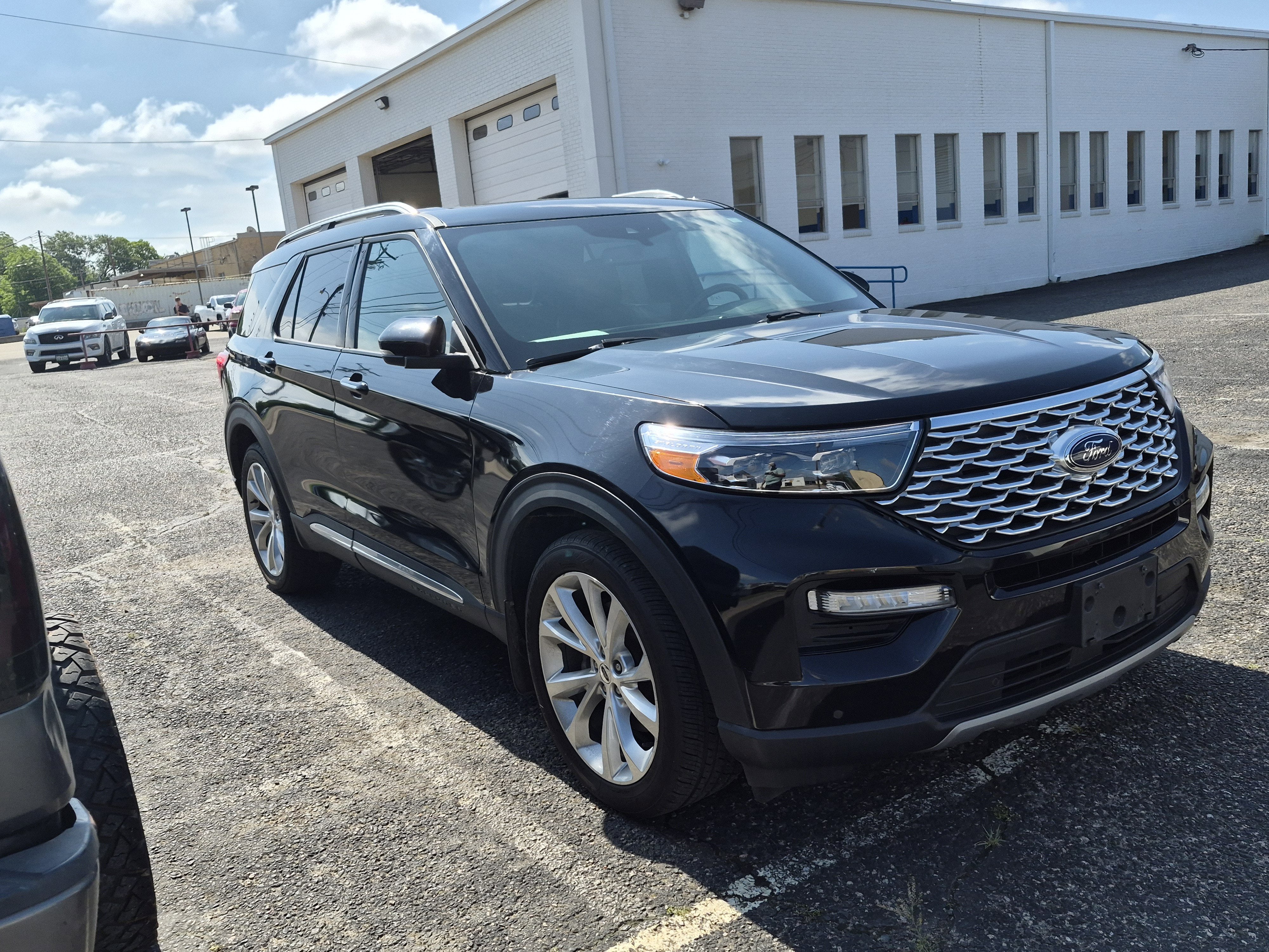 2022 Ford Explorer Platinum HEV's photo