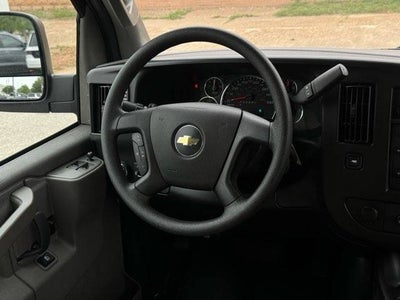 2025 Chevrolet Express Passenger 1LT