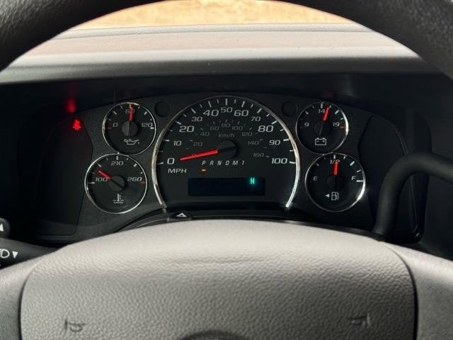 2025 Chevrolet Express Passenger 1LT
