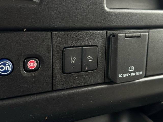 2025 Chevrolet Express Passenger 1LT