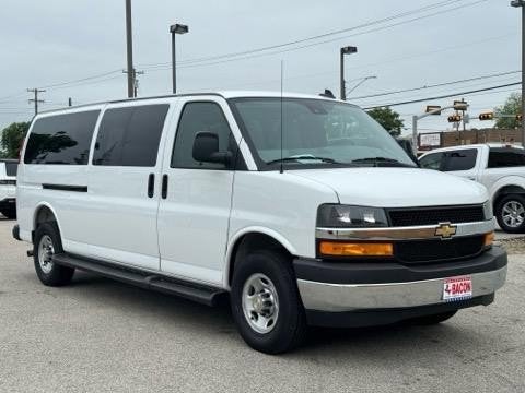 2025 Chevrolet Express Passenger 1LT