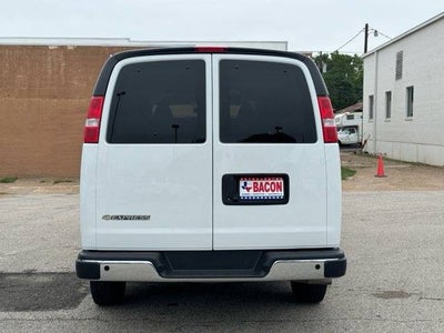 2025 Chevrolet Express Passenger 1LT