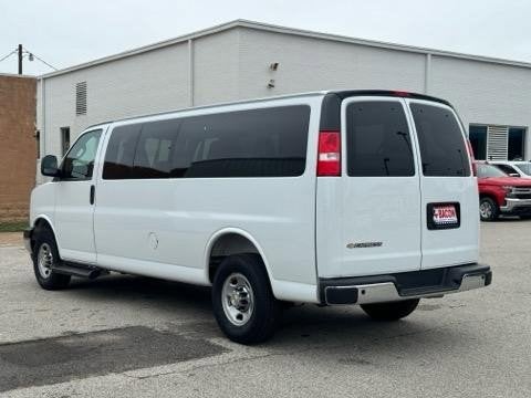2025 Chevrolet Express Passenger 1LT
