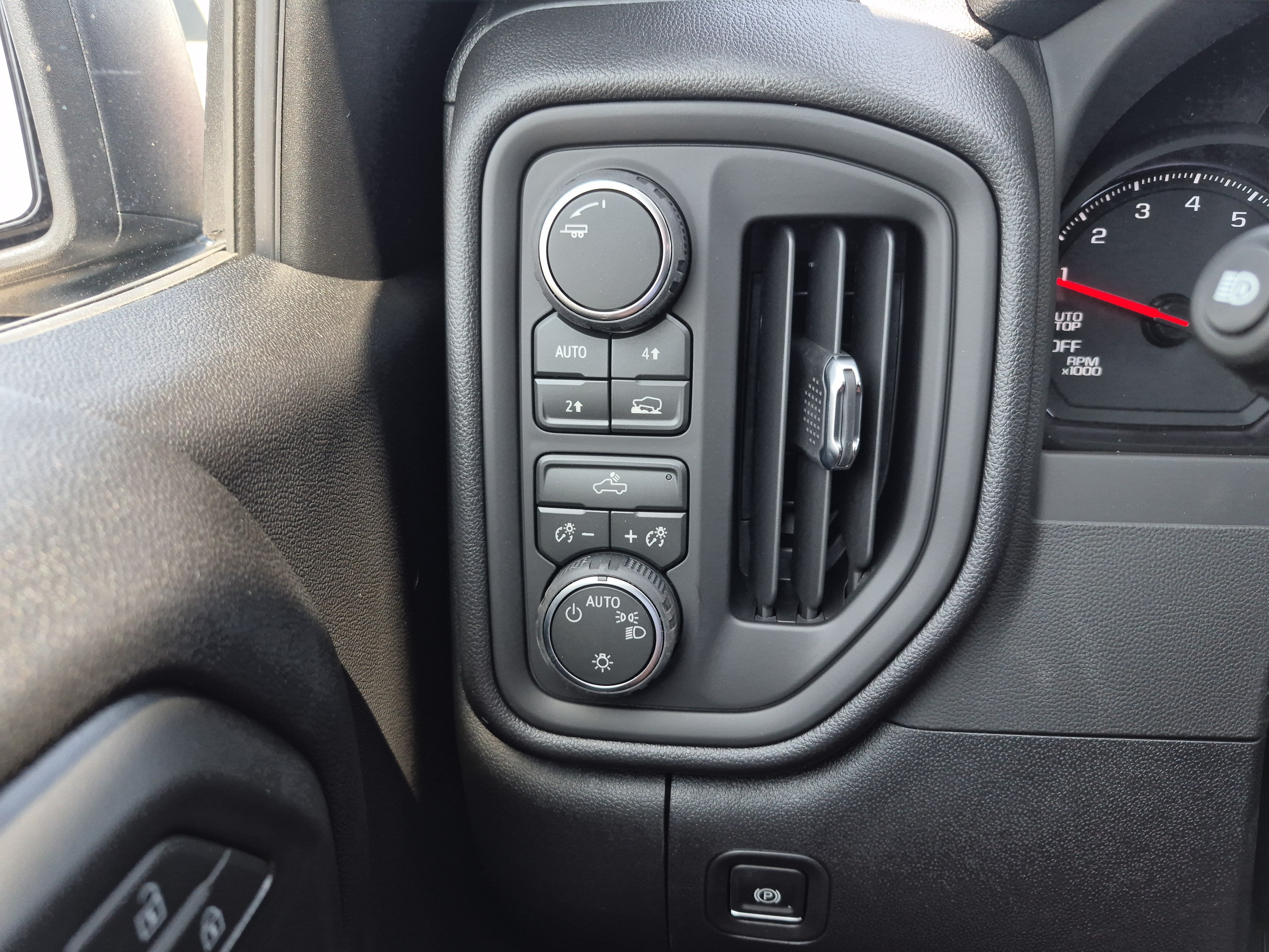 2026 Chevrolet Silverado 1500 Custom - Photo 8