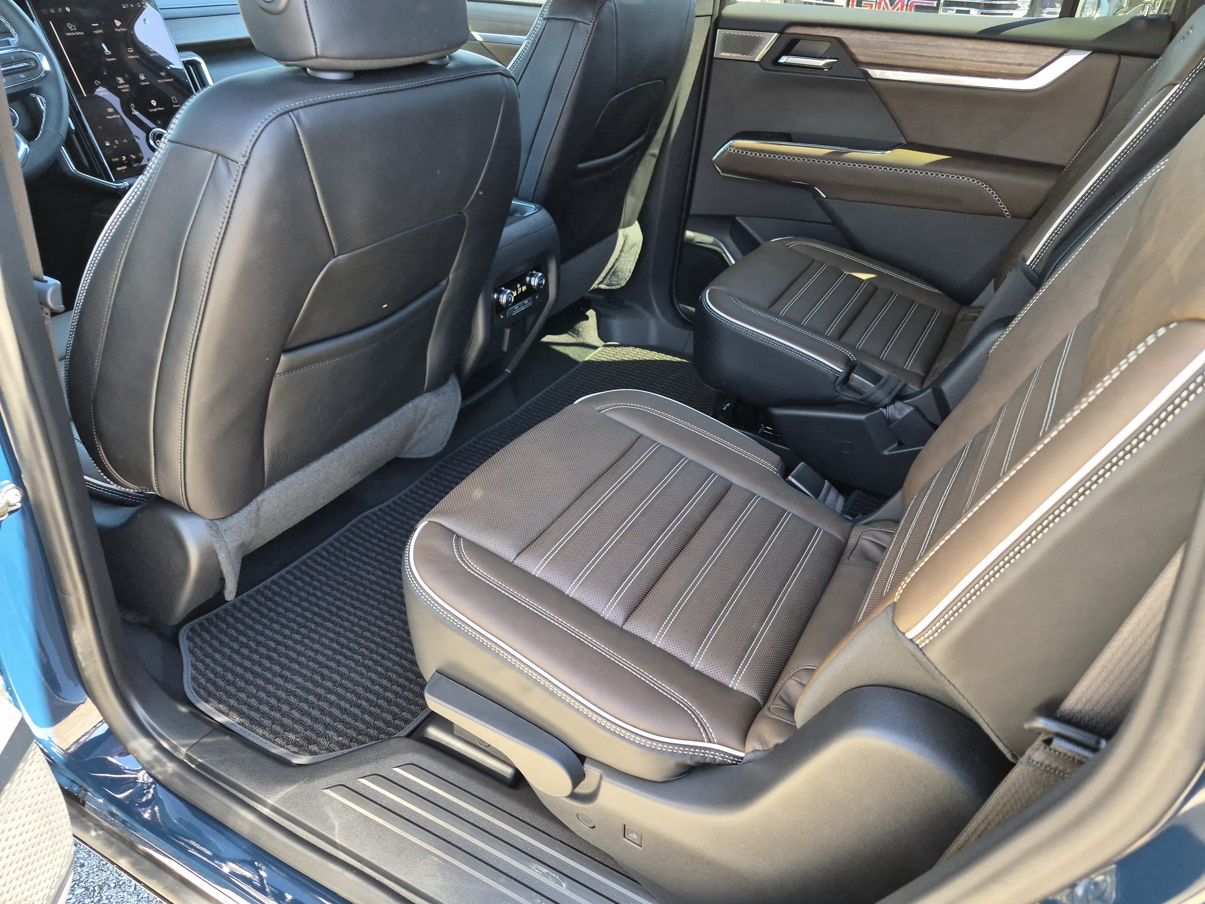 2027 GMC Acadia Denali Ultimate