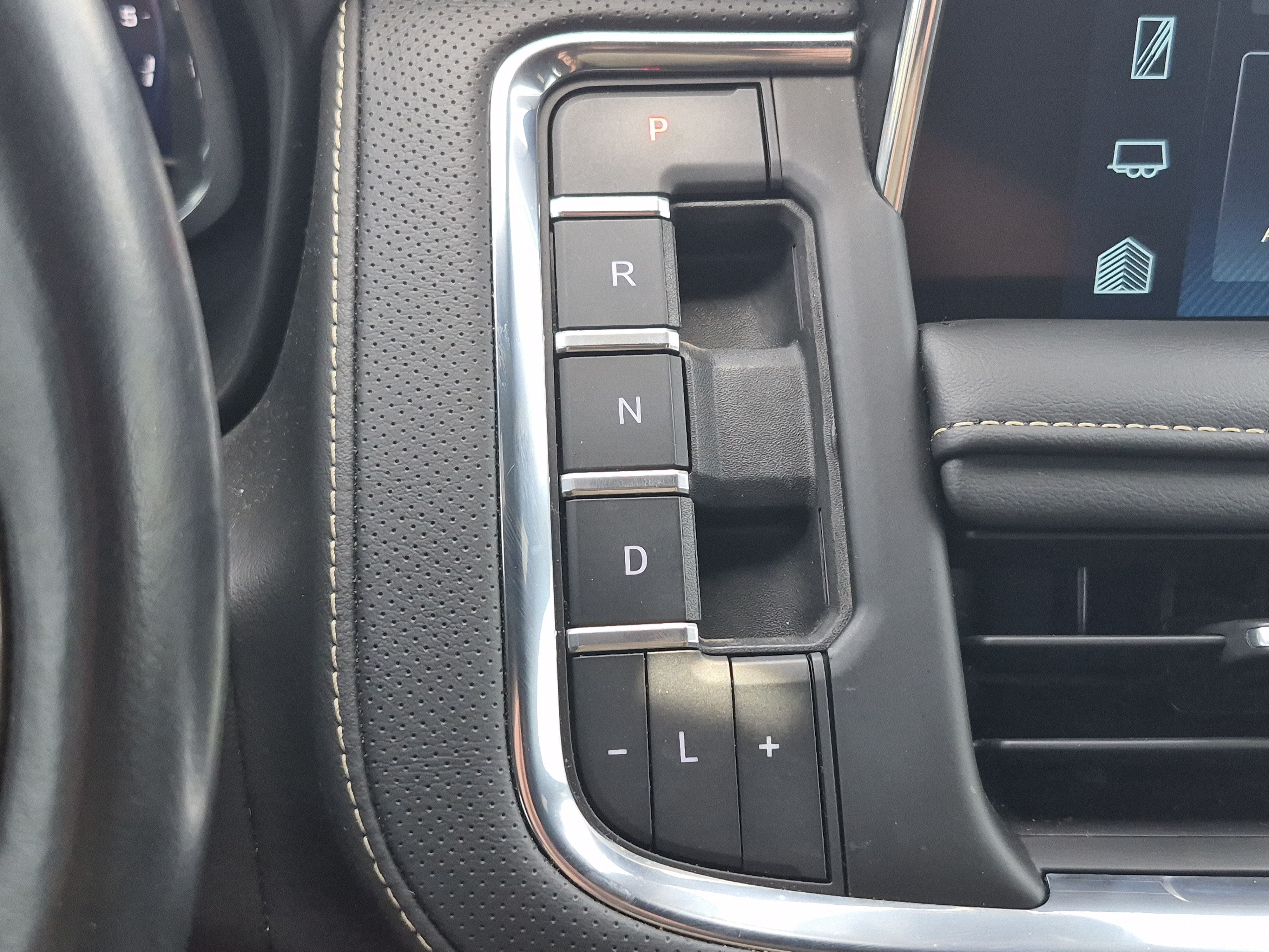 2022 Chevrolet Suburban Premier