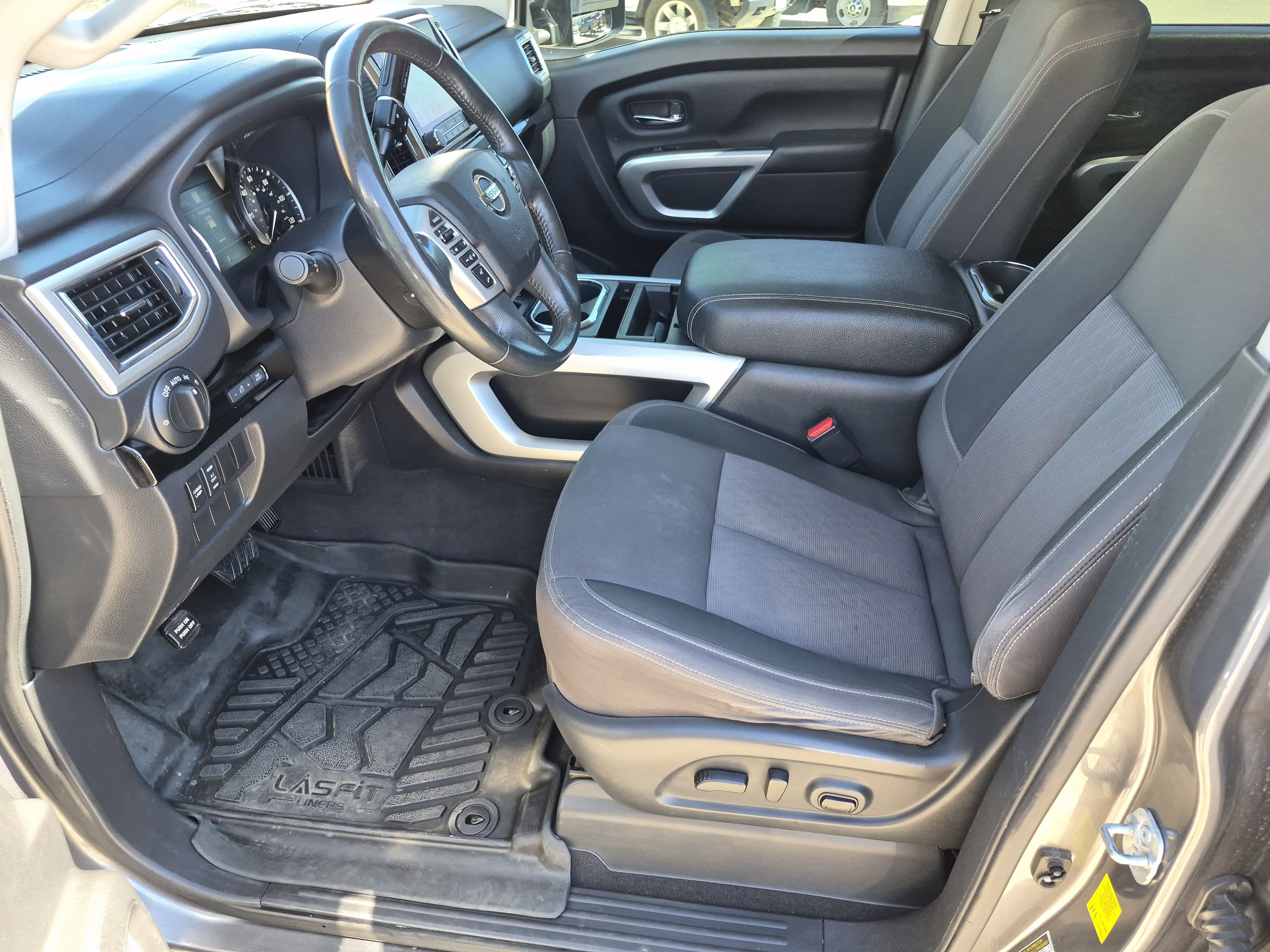 2021 Nissan Titan SV