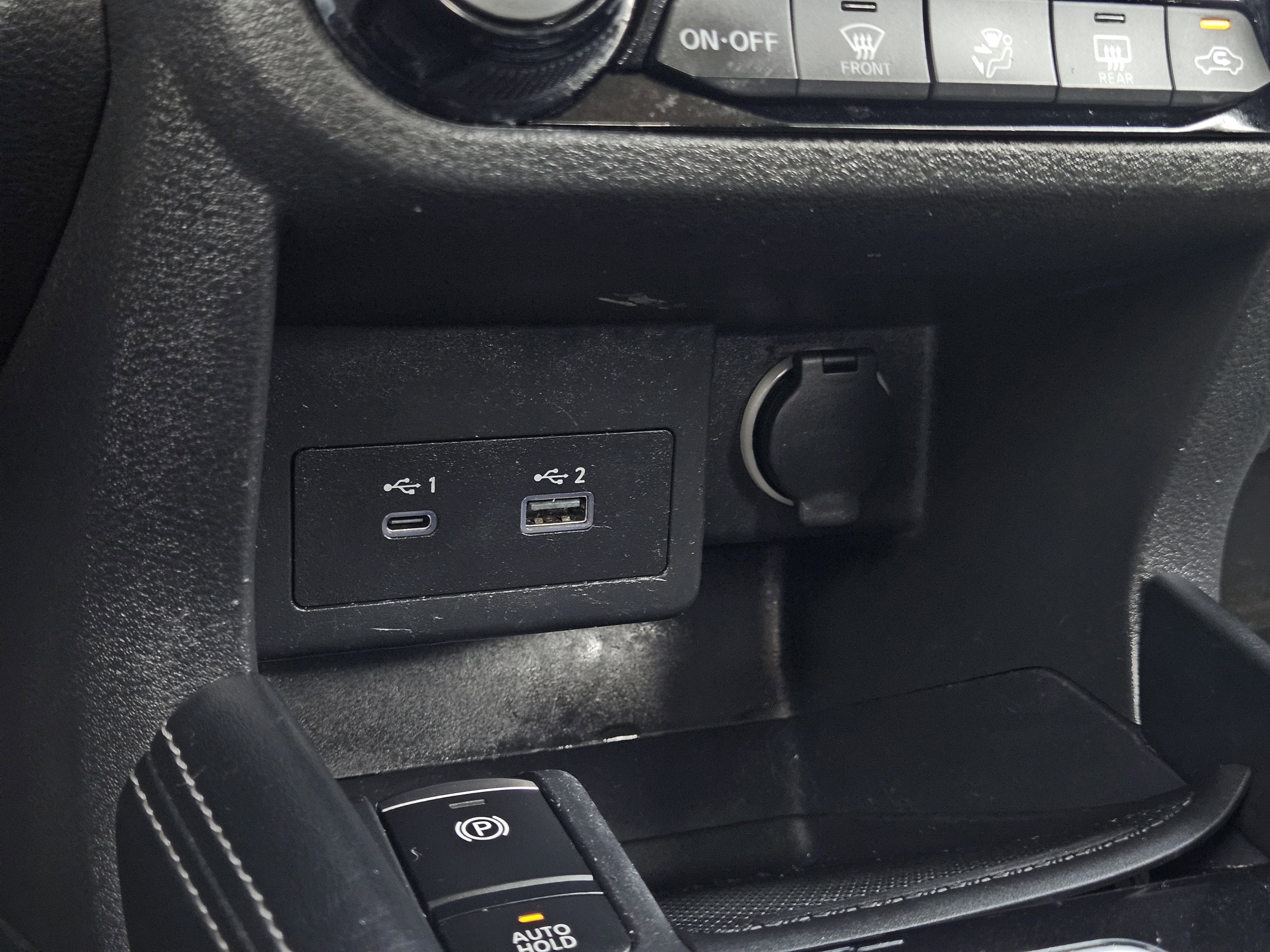 2022 Nissan Kicks SV