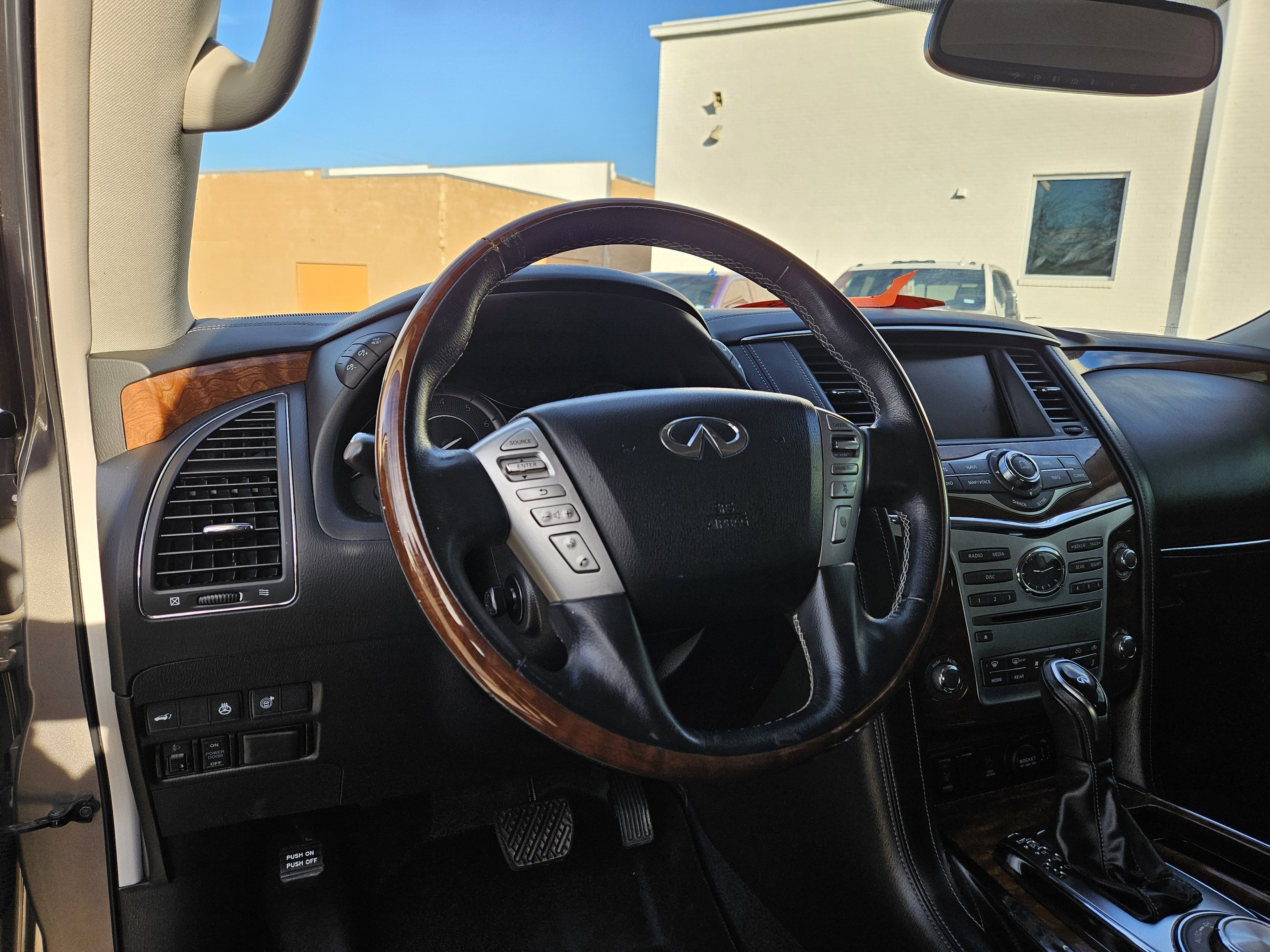 2019 INFINITI QX80 LUXE