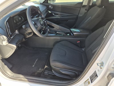 2024 Hyundai Elantra SE