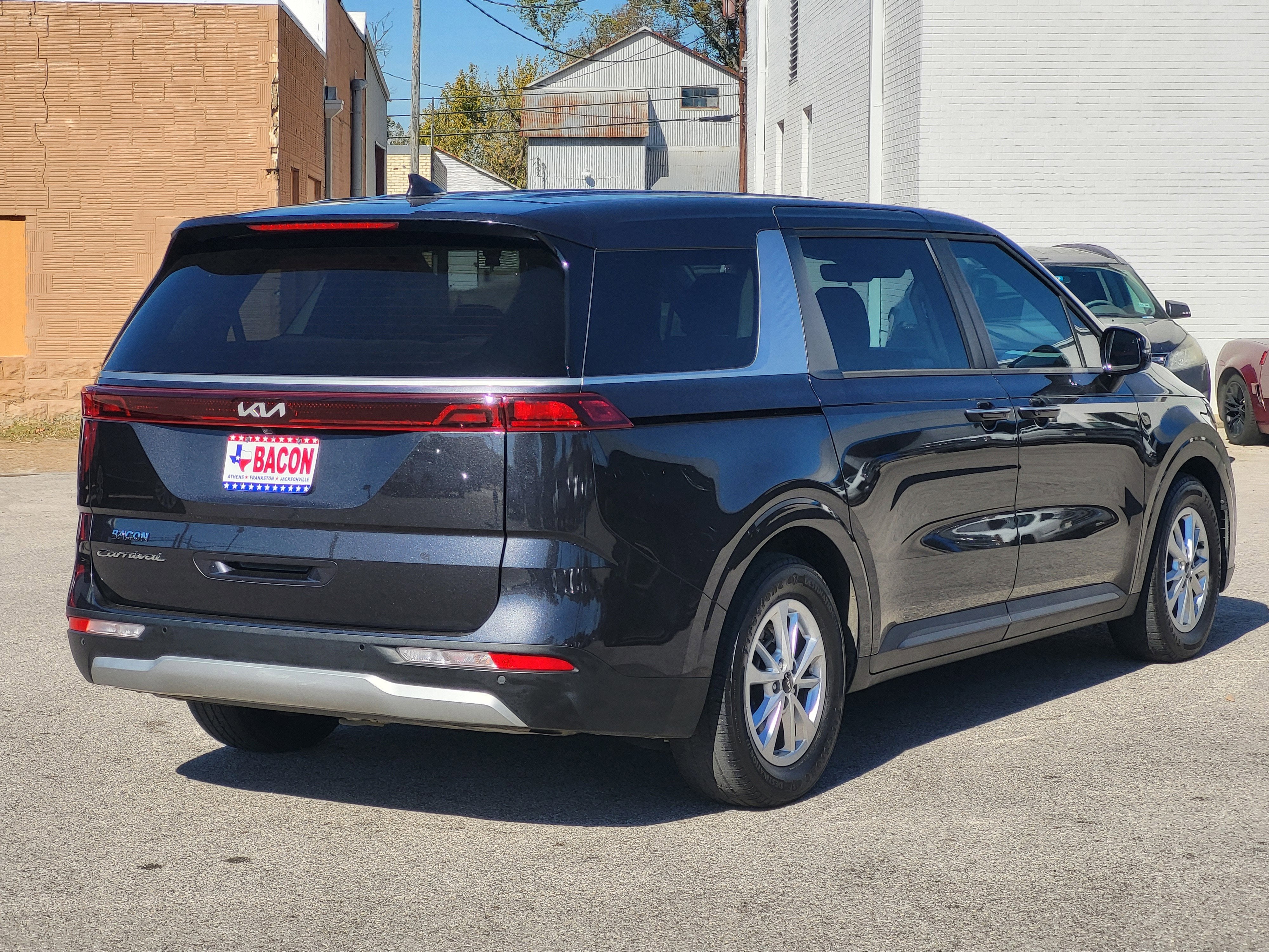 2022 Kia Carnival LX